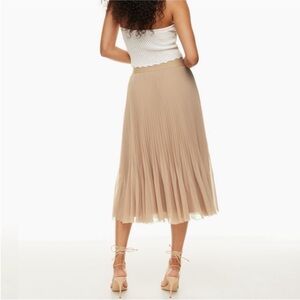 Aritzia Wilfred Twirl Pleated Skirt